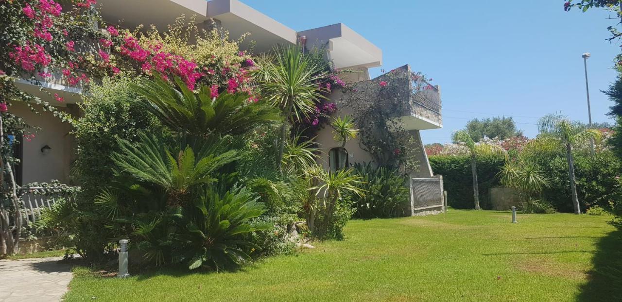 Palm Village Villasimius Eksteriør billede